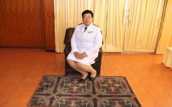 พิธีรับมอบพระบรมฉายาลักษณ์พระบามสมเด็จพระเจ้าอยู่หัวและสมเด็กพระนางเจ้าฯพระบรมราชินี