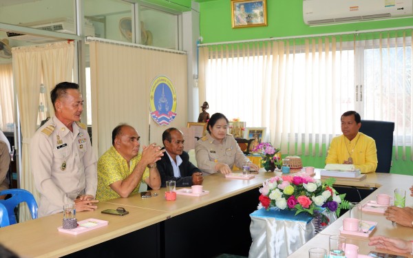 ยินดีต้อนรับผู้อำนวยการรสริน  เต็มปลื้ม