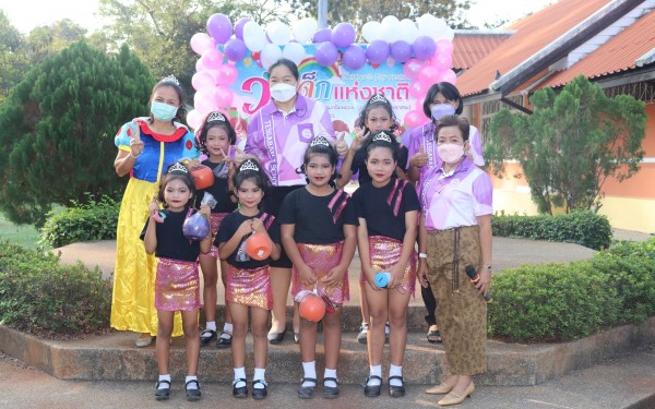 วันที่ 28 มกราคม 2565 โรงเรียนเทศบาล 3 (อินทรัมพรรย์  บุญประคองพิทยาคม) ได้ดำเนินการดำเนินการจัดงานวันเด็กเเห่งชาติให้กับนักเรียนในวันศุกร์ที่ 28 มกราคม 2565  โดยมีวัตถุประสงค์เพื่อกระตุ้นให้เด็กได้ตระหนักถึงความสำคัญของตนรู้จักหน้าที่เป็นคนดีมีคุณธรรมและ