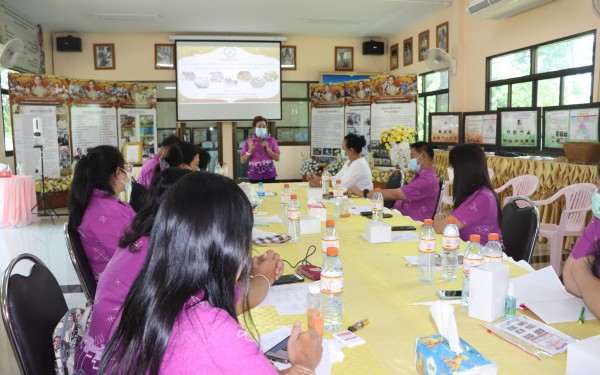 วันที่ 5-6 พฤษภาคม 2565 โรงเรียนเทศบาล ฯ นำโดย ผอ.รสริน เต็มปลื้ม นำคณะครูและบุตลากรทางการศึกษาเดินทางไปศึกษาดูงาน ณ โรงเรียนลับแลศรีและโรงเรียนเทศบาลหัวดง (ป.อังกูร) เพื่อดำเนินการเตรียมความพร้อมรับการประเมินสถานศึกษาพอเพียง