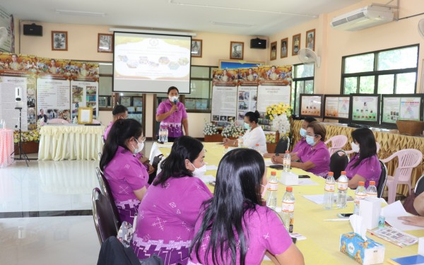 วันที่ 5-6 พฤษภาคม 2565 โรงเรียนเทศบาล ฯ นำโดย ผอ.รสริน เต็มปลื้ม นำคณะครูและบุตลากรทางการศึกษาเดินทางไปศึกษาดูงาน ณ โรงเรียนลับแลศรีและโรงเรียนเทศบาลหัวดง (ป.อังกูร) เพื่อดำเนินการเตรียมความพร้อมรับการประเมินสถานศึกษาพอเพียง