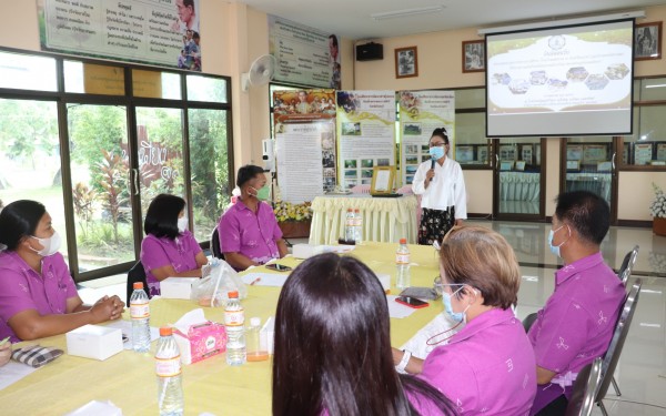 วันที่ 5-6 พฤษภาคม 2565 โรงเรียนเทศบาล ฯ นำโดย ผอ.รสริน เต็มปลื้ม นำคณะครูและบุตลากรทางการศึกษาเดินทางไปศึกษาดูงาน ณ โรงเรียนลับแลศรีและโรงเรียนเทศบาลหัวดง (ป.อังกูร) เพื่อดำเนินการเตรียมความพร้อมรับการประเมินสถานศึกษาพอเพียง