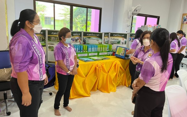 วันที่ 5-6 พฤษภาคม 2565 โรงเรียนเทศบาล ฯ นำโดย ผอ.รสริน เต็มปลื้ม นำคณะครูและบุตลากรทางการศึกษาเดินทางไปศึกษาดูงาน ณ โรงเรียนลับแลศรีและโรงเรียนเทศบาลหัวดง (ป.อังกูร) เพื่อดำเนินการเตรียมความพร้อมรับการประเมินสถานศึกษาพอเพียง