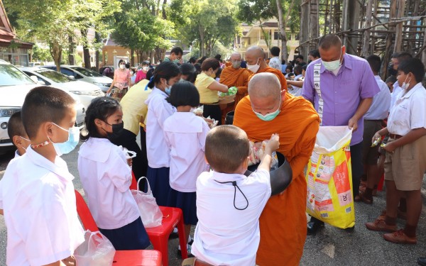 ภายใต้การนำของ นายชัยวัฒน์ ศุภอรรถพานิช นายกเทศมนตรีเมืองกำแพงเพชร วันที่ 12 ตุลาคม 2565 ผู้บริหาร คณะครู บุคลากรทางการศึกษา  นักศึกษาฝึกประสบการณ์วิชาชีพครู และนักเรียนโรงเรียนเทศบาล ๓ (อินทรัมพรรย์ บุญประคองพิทยาคม) ได้จัดกิจกรรมเพื่อส่งเสริมการมีส่วนร่