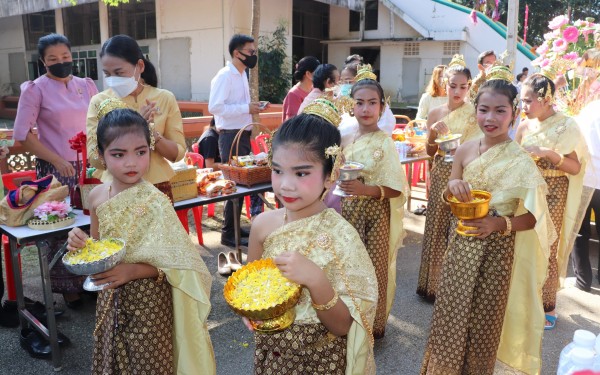 ภายใต้การนำของ นายชัยวัฒน์ ศุภอรรถพานิช นายกเทศมนตรีเมืองกำแพงเพชร วันที่ 12 ตุลาคม 2565 ผู้บริหาร คณะครู บุคลากรทางการศึกษา  นักศึกษาฝึกประสบการณ์วิชาชีพครู และนักเรียนโรงเรียนเทศบาล ๓ (อินทรัมพรรย์ บุญประคองพิทยาคม) ได้จัดกิจกรรมเพื่อส่งเสริมการมีส่วนร่