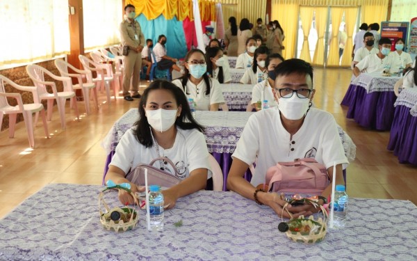 ต้อนรับคณะศึกษาดูงานการจัดการศึกษาของโรงเรียนขนาดเล็ก แนวทางการดำเนินการโรงเรียนพอเพียงในสถานศึกษา แหล่งเรียนรู้ “ตามรอย พ่อสอน” ตามโครงการส่งเสริมกิจกรรมโดยน้อมนำหลักปรัชญาเศรษฐกิจพอเพียงและโรงเรียนส่งเสริมคุณธรรมศีลธรรมนำการศึกษา
