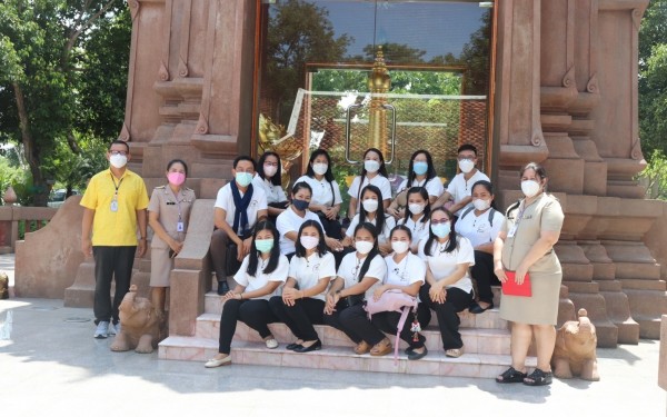ต้อนรับคณะศึกษาดูงานการจัดการศึกษาของโรงเรียนขนาดเล็ก แนวทางการดำเนินการโรงเรียนพอเพียงในสถานศึกษา แหล่งเรียนรู้ “ตามรอย พ่อสอน” ตามโครงการส่งเสริมกิจกรรมโดยน้อมนำหลักปรัชญาเศรษฐกิจพอเพียงและโรงเรียนส่งเสริมคุณธรรมศีลธรรมนำการศึกษา