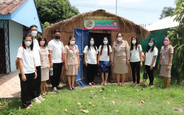 ต้อนรับคณะศึกษาดูงานการจัดการศึกษาของโรงเรียนขนาดเล็ก แนวทางการดำเนินการโรงเรียนพอเพียงในสถานศึกษา แหล่งเรียนรู้ “ตามรอย พ่อสอน” ตามโครงการส่งเสริมกิจกรรมโดยน้อมนำหลักปรัชญาเศรษฐกิจพอเพียงและโรงเรียนส่งเสริมคุณธรรมศีลธรรมนำการศึกษา