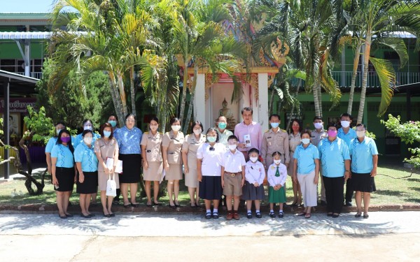วันจันทร์ที่ 29 มิถุนายน 2563 เวลา 09.00 น. โรงเรียนเทศบาล 3 (อินทรัมพรรย์ บุญประคองพิทยาคม) สังกัดเทศบาลเมืองกำแพงเพชร นำโดย ดร.รสริน  เต็มปลื้ม ผู้อำนวยการสถานศึกษา ได้มีโอกาสต้อนรับ คณะผู้บริหารเทศบาลเมืองกำแพงเพชร หัวหน้าส่วนราชการและเจ้าหน้าที่จากกอง
